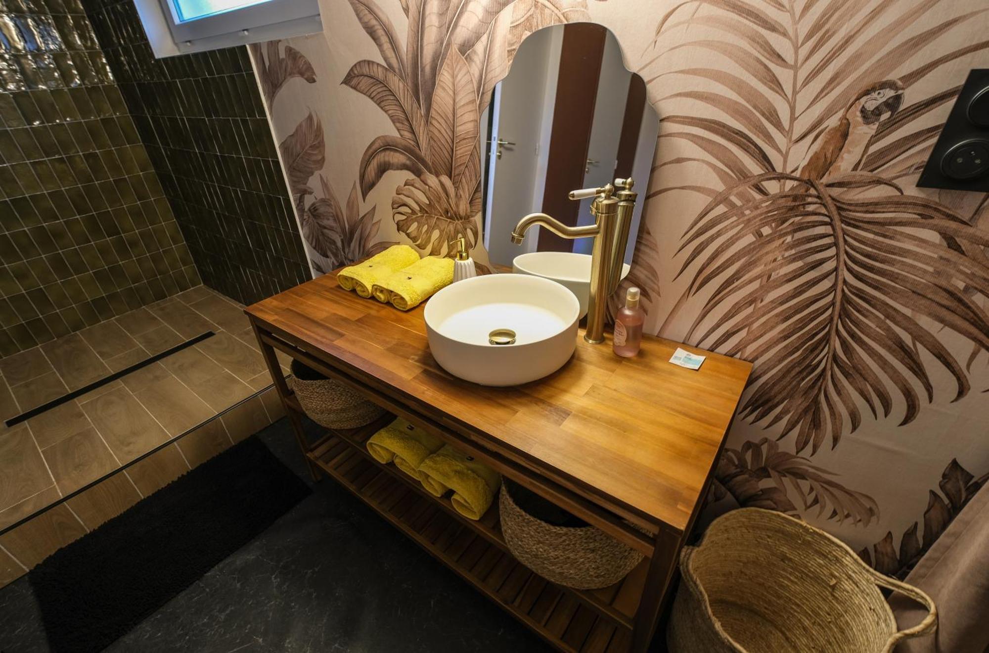 Maison Eliste - Love Gite Chic Avec Jacuzzi Interieur La Gacilly Exterior photo
